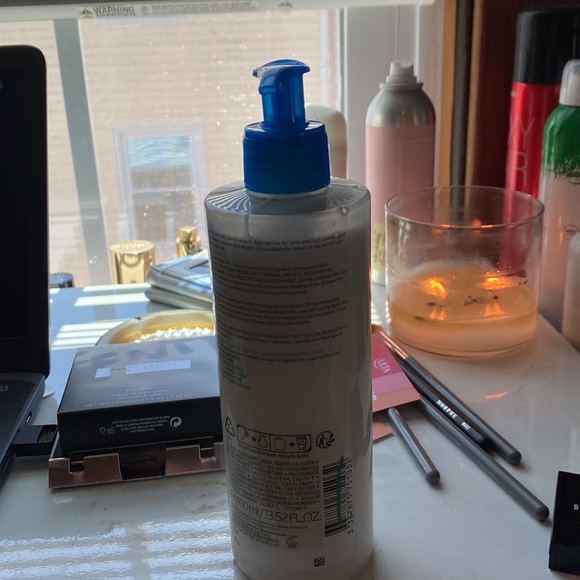 La roche-posay gentle foaming moisturizing foaming wash for dry to extra dry ski - Picture 3 of 3